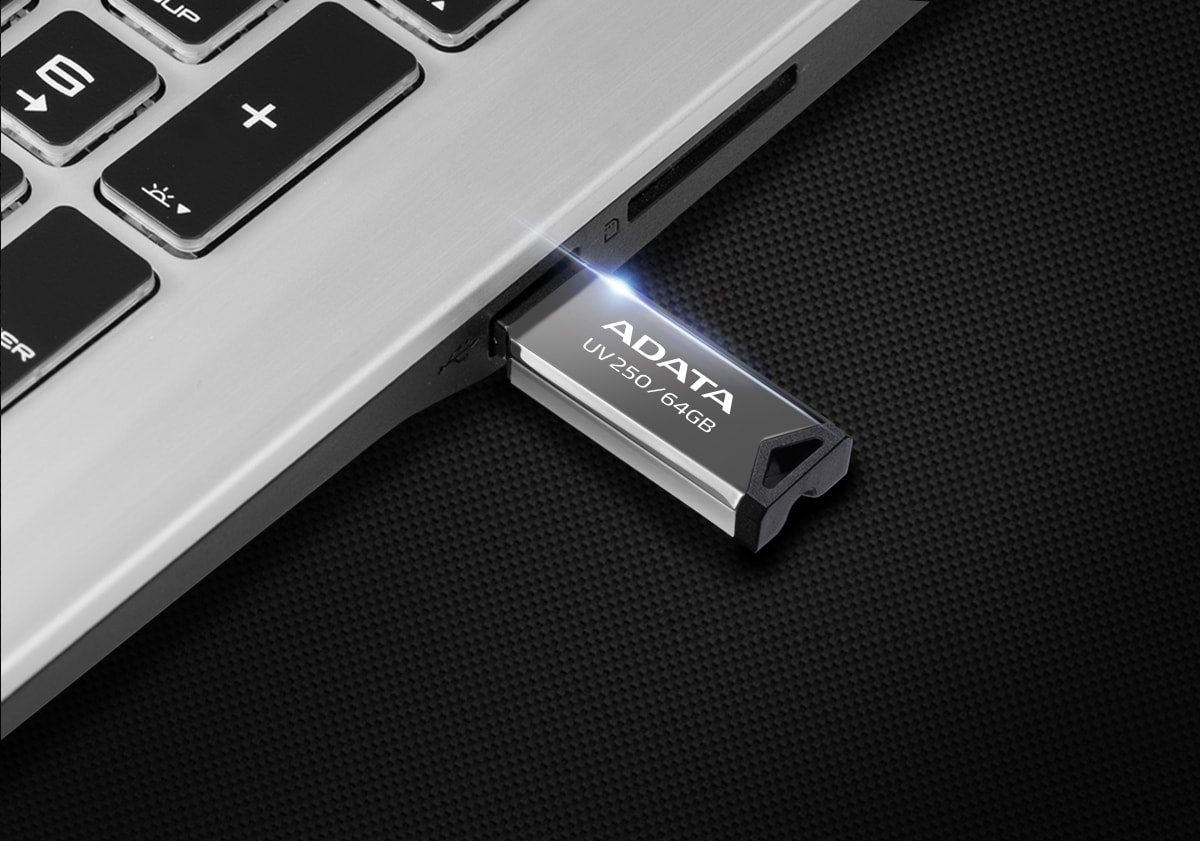 ADATA UV250 32GB USB2.0 FLASH BELLEK AUV250-32G-RBK